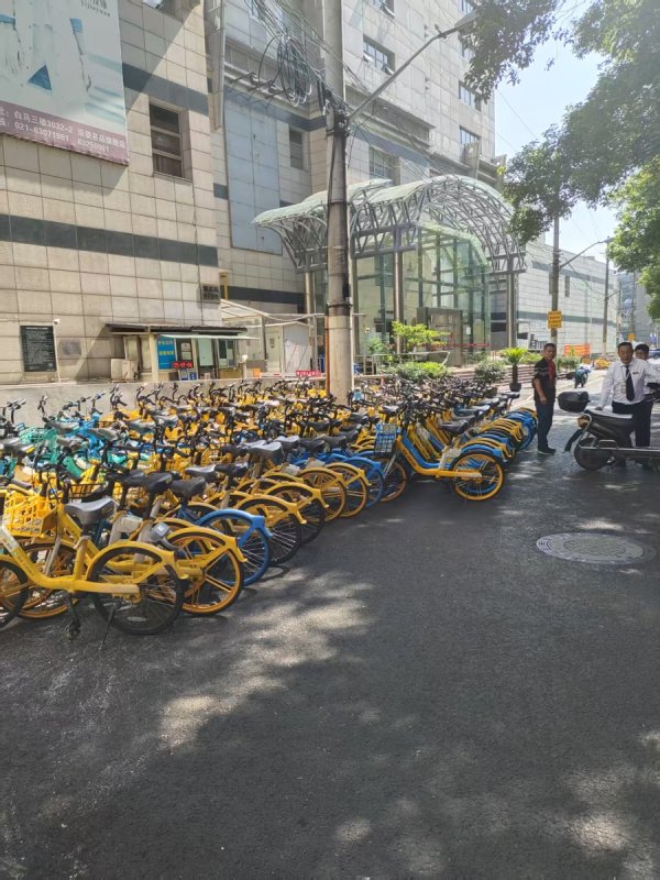 路易泽 400辆车“叠罗汉”的马路如何起死回生？静安区北站街道畅通居民出行路